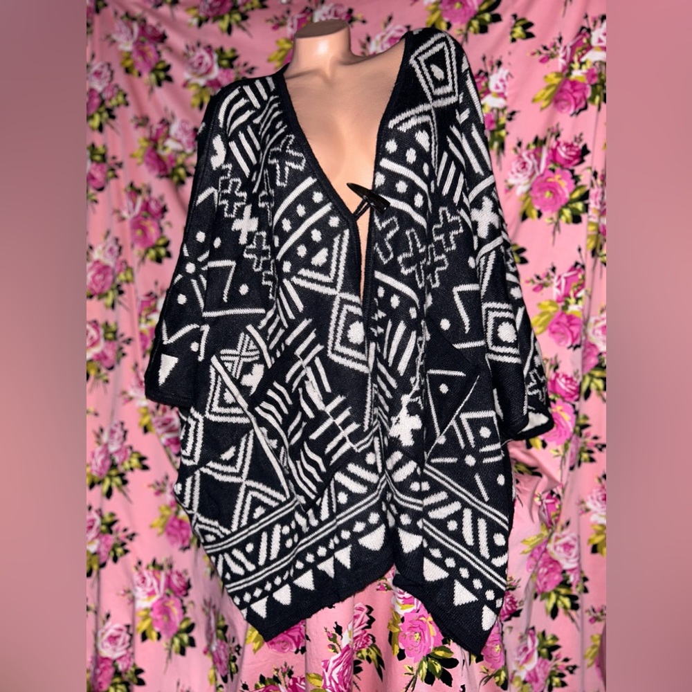 Peruvian baby alpaca poncho kaftan bohemian wrap winter warm soft minimalist